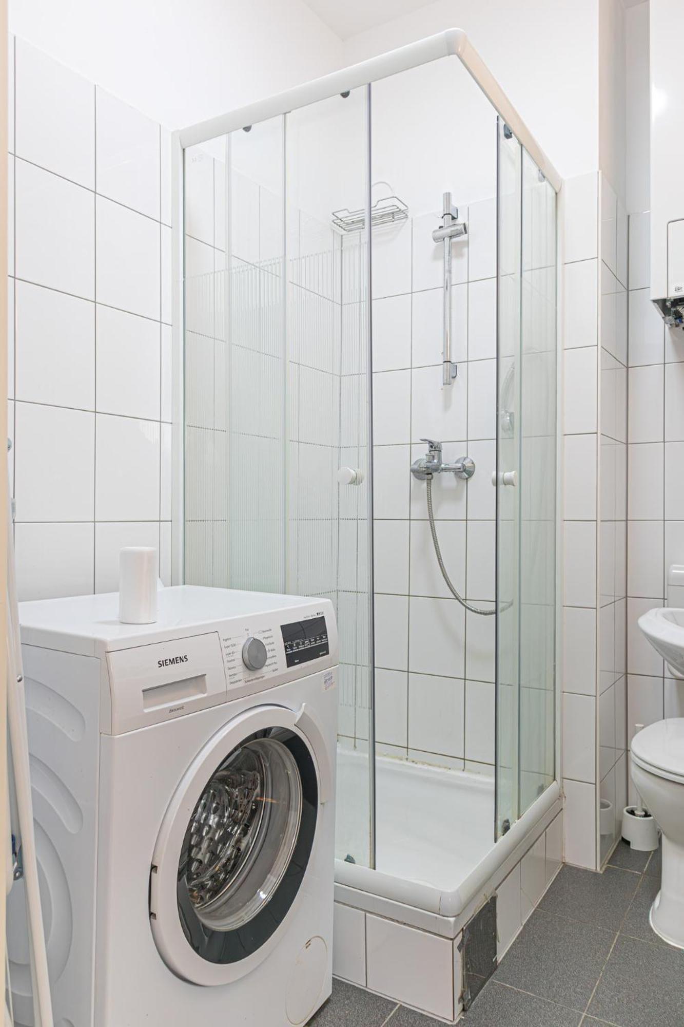 Spacious 2Br Apt Great Location - Near Schoenbrunn Виена Екстериор снимка