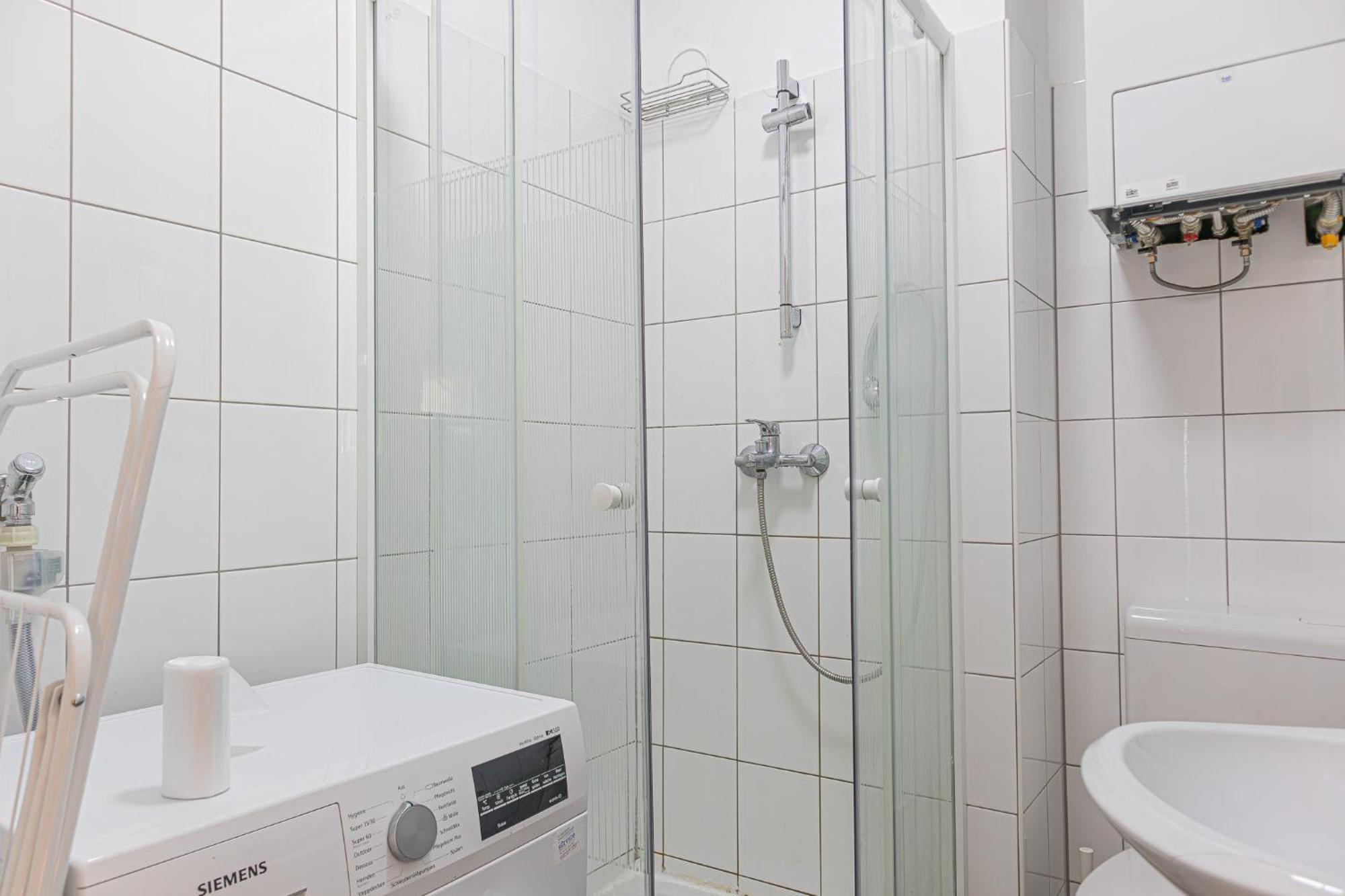 Spacious 2Br Apt Great Location - Near Schoenbrunn Виена Екстериор снимка